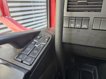 FH 16.650 8x4 / HIAB 105 t/m CRANE / KRAN